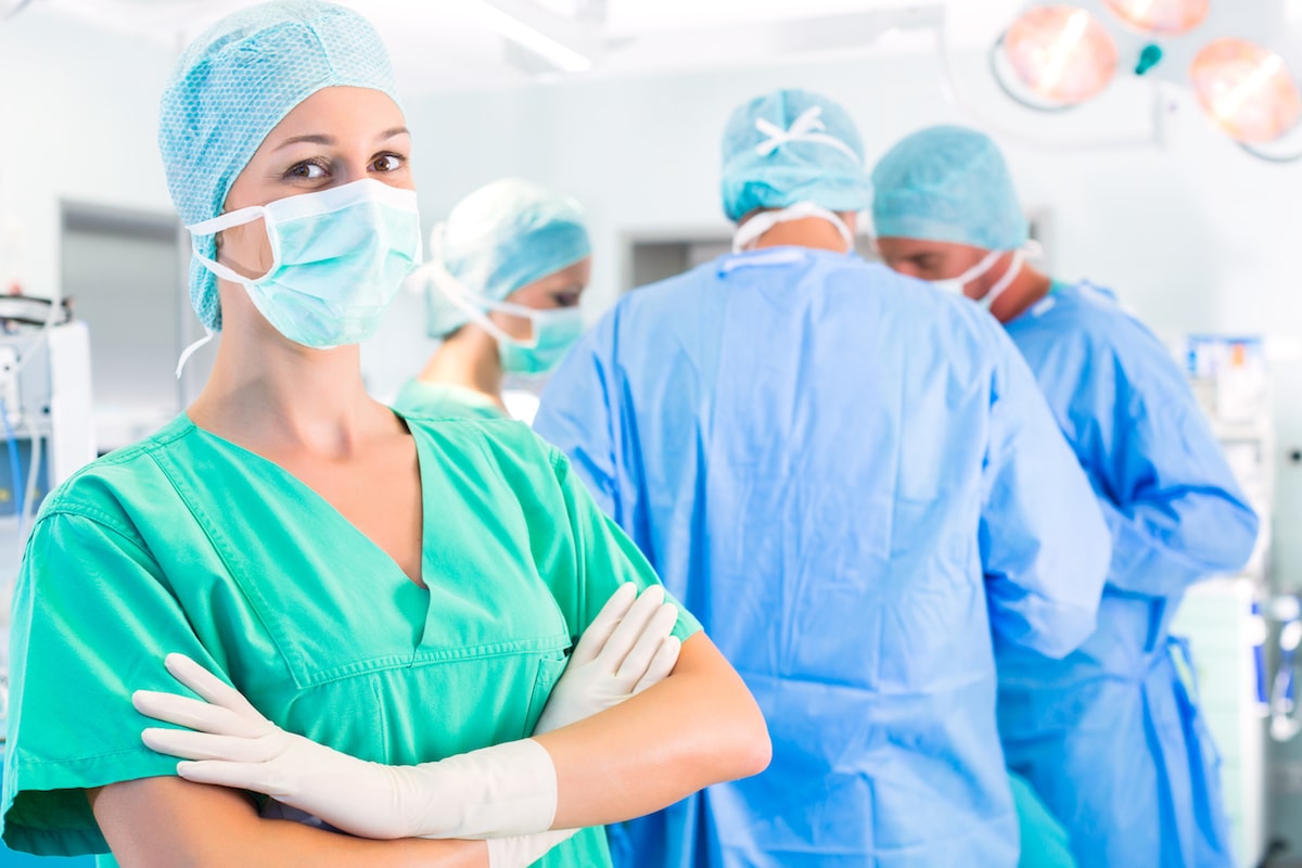 Anesthesiologist in surgery